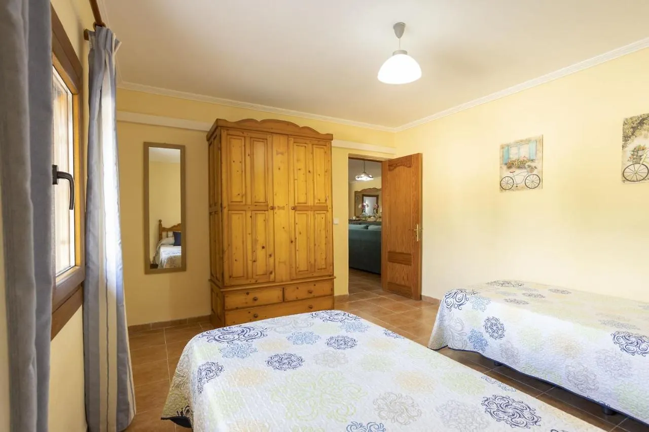 Country house Finca Can Tomeu 454 Guest House